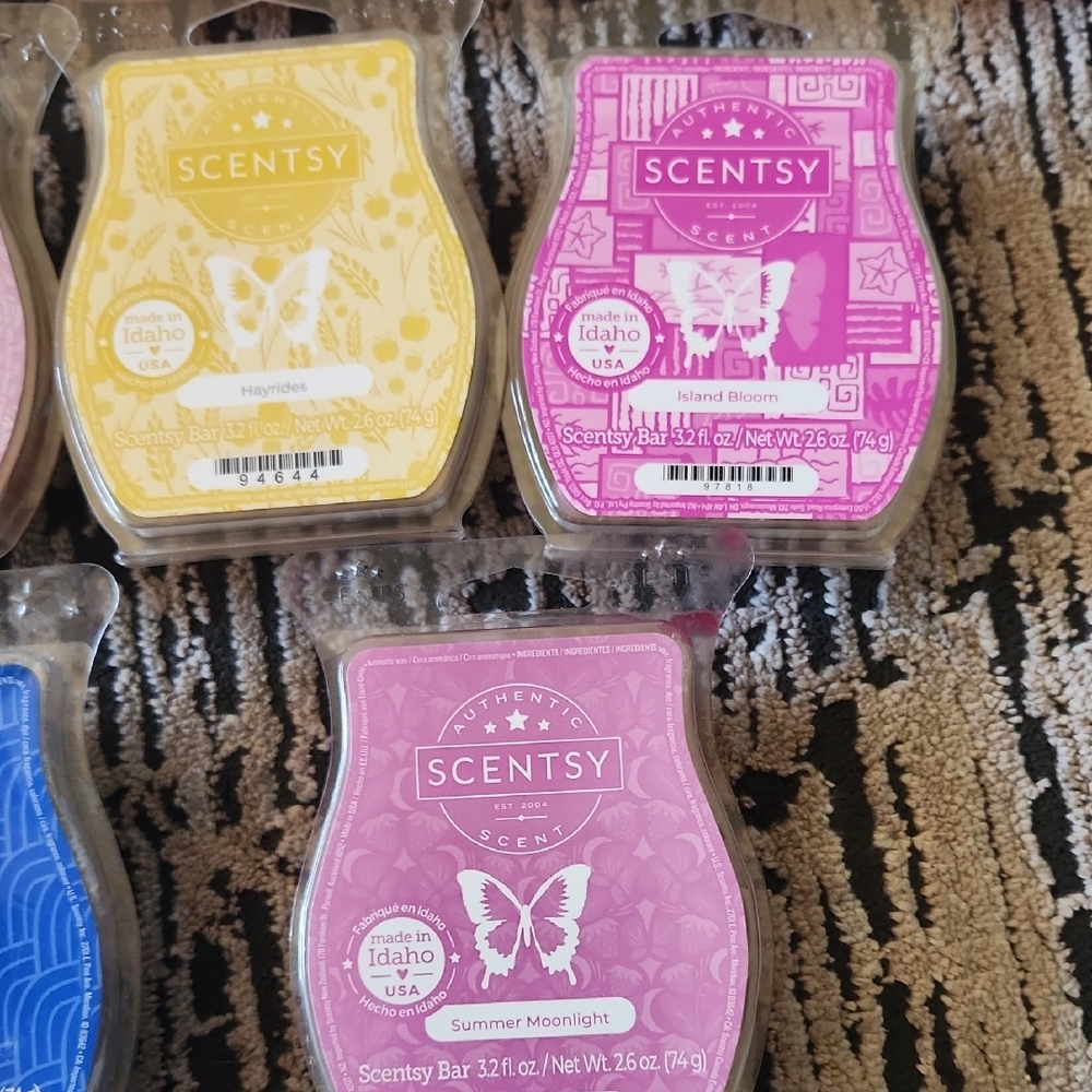 Scentsy Colorful Wax Melts Collection - Picture 5 of 5